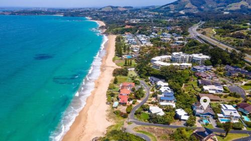 North Coast House | Epic View - Panoramic, Beach, 3Bed 3Bath, Luxe
