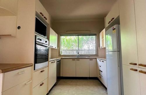 Epping Villa | Epping-5 beds-cozy home