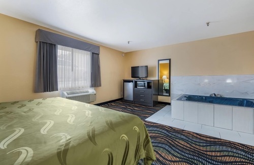 Rockford Hotel | Equality Inn