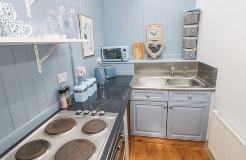 Clarbeston Road Cottage | EQUINE STUDIO ANNEXE, pet friendly in Maenclochog