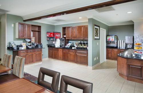 National Hills Apartment | Equipped Studio Near Bush Field Airport | Free Daily Breakfast
