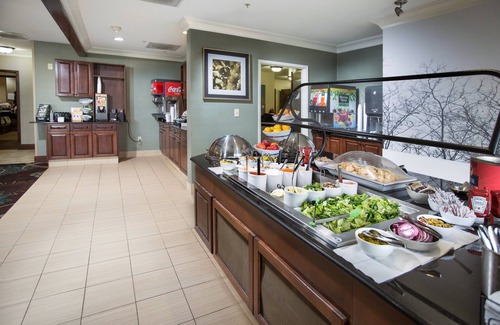 National Hills Apartment | Equipped Studio Near Bush Field Airport | Free Daily Breakfast