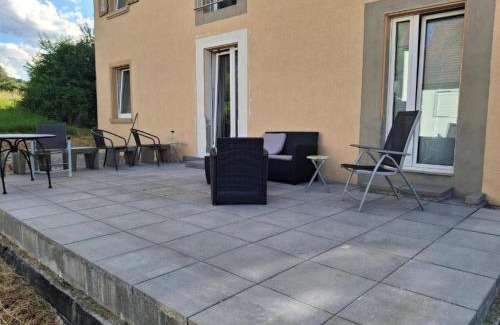 Kaltbrunn Apartment | Erdgeschoss 75 m2 Großer Parkplatz WLAN Terrasse 30 m2 Übernachtung Unterkunft