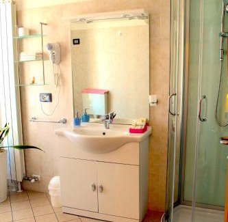 Cuneo Hotel | Eremes Rooms & Apartments