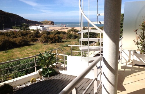 Ericeira Apartment | Ericeira - T2/T3 CHARMING APARTMENT WITH SEA VIEW AND UPON THE BEACH