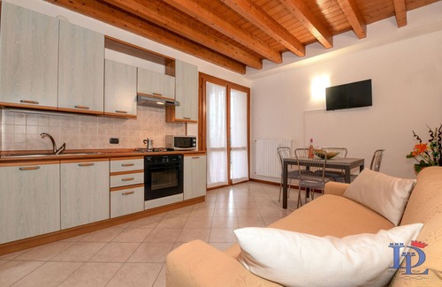Lonato del Garda Apartment | Eridania accomodation with garden and pool