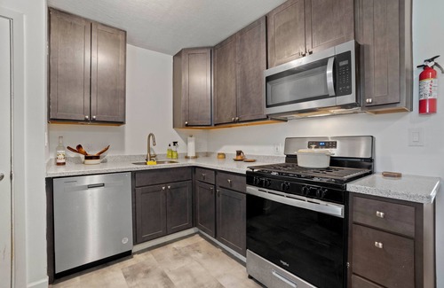 Erie House | Erie Outpost - Home + 1BR In-Law Suite & Backyard