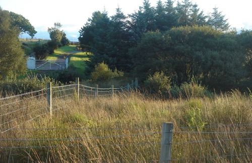 Fionnphort Cottage | Erisgeir Sleeps 6 with Private Grounds