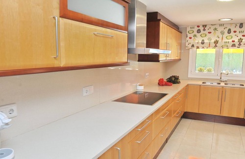 Calonge Villa | Just a 5-minute walk to the beach! Relax in style in this spacious villa.