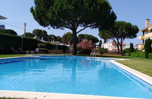 L'Escala Apartment | Escala Riells Blau 202: 1st in quiet residence, swimming pool, children's games, BBQ
