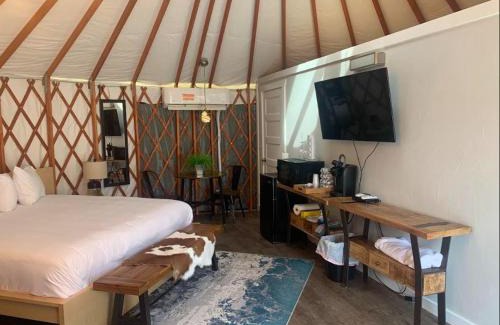 Escalante Cabin | Escalante Yurts - Luxury Lodging