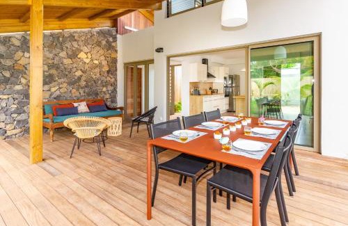 St Gilles-les-Bains Villa | Escale Chic ! Villa de charme au cœur du village balnéaire de Saint-Gilles