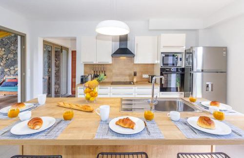 St Gilles-les-Bains Villa | Escale Chic ! Villa de charme au cœur du village balnéaire de Saint-Gilles