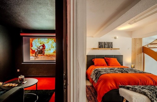 Montbeliard Apartment | Escale Détente Balnéo - Cinéma