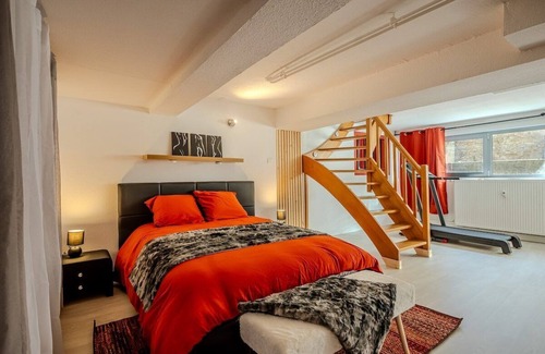 Montbeliard Apartment | Escale Détente Balnéo - Cinéma