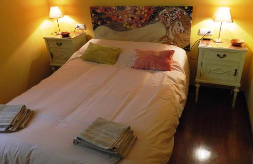 Central District Apartment | Escapadas romanticas en Granada jacuzzi