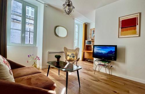 La Rochelle City Centre Apartment | Escapade Vintage avec terrasse en centre historique