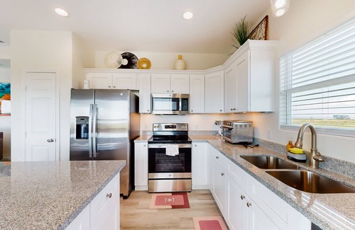 Gilchrist House | Escape | Bay Views | Family Retreat | Dog Friendly