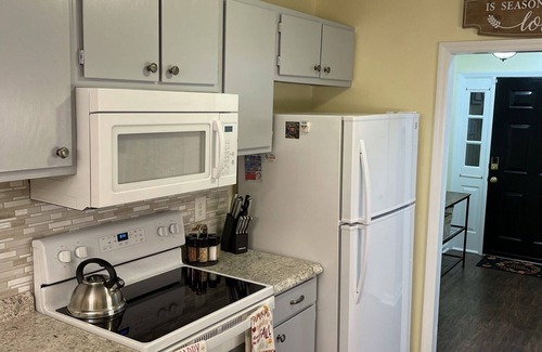 Jacksonville House | ESCAPE INTO OUR OASIS - full of amenities