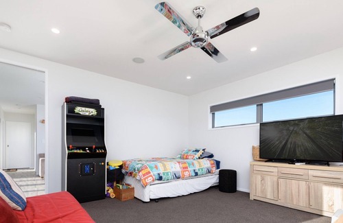 Waihi Beach Cottage | Escape on Edinburgh - Waihi Beach Holiday Home