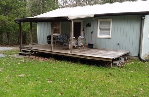 French Creek Cabin | Escape on the river