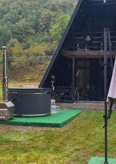 Remeti Ski Chalet | Escape Remeti - Aframe by the River