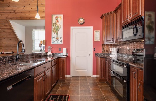 Calhoun County House | Escape the city to quiet and picturesque Golden Eagle, IL.