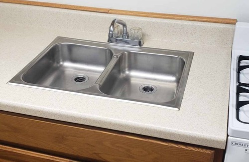 Weslaco House | Escape The Stress at Magoo's Magic Valley pet's ok! Cozy 1/1 house in RV resort!