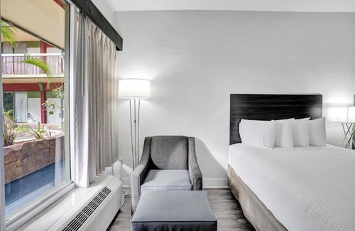 Downtown Hollywood Hotel | Escape to 2 Spacious Room, Perfect weekend getaway near attractions and beach