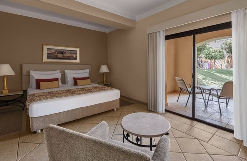 Makadi Bay Hotel | Escape to 3 Comfortable Rooms Near Makadi Water World Aqua Park | Free Parking