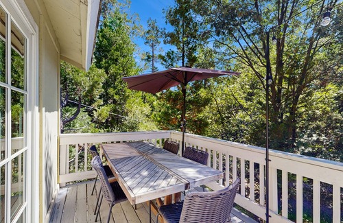 Running Springs Cabin | Escape to a Cozy English Countryside Cottage in the Heart of Running Springs