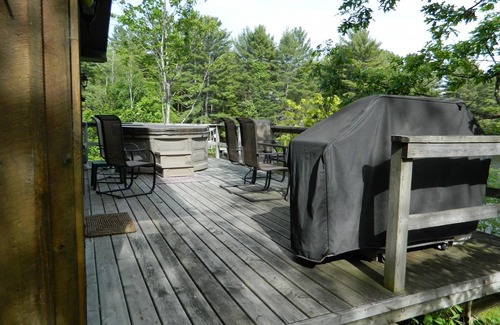 North Kawartha Cottage | Escape to a Lakeside Retreat on Stoney Lake