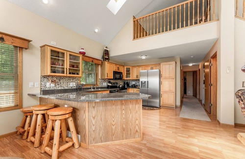 Luck Cabin | Escape to Blake Lake! Your Perfect Getaway Awaits!