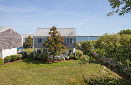 West Yarmouth Apartment | Escape to Cozy 2BR Townhouse with Yoga Classes, Sun Umbrellas & More