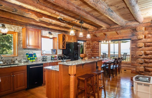 New Market House | Escape to Cozy Luxury in This Mountain Log Retreat