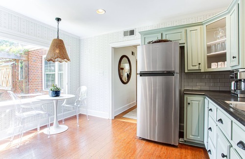 Athens Cottage | Escape to Five Points: Stylish 3BR Haven with Large Backyard & Outdoor Living