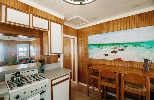 Man O War Cay House | Escape to Jana Cabana and Dock your Boat!