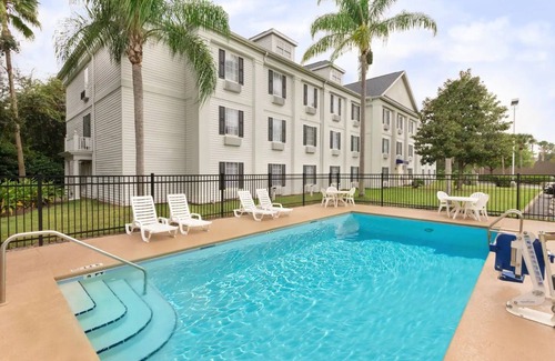 Ormond Beach House | Escape to Ormond Beach! All Sun & Fun- All day!