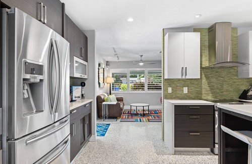 Wilton Manors House | Escape to Paradise: Experience Luxury and Serenity - 3/2 Heated Pool Home