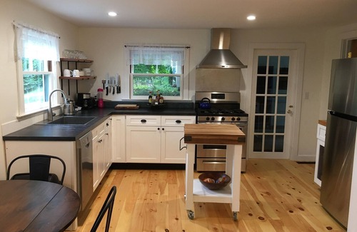 Putney House | Escape to peaceful Putney Vermont