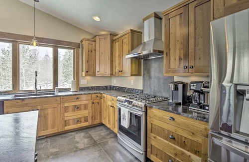 Fairplay Cabin | Escape to Pure Luxury with the Entire Family, w/Hot Tub, Chef's Kitchen - Blue Sky Ridge