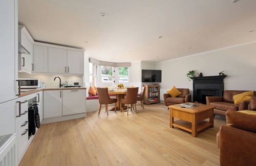 Longcroft House | Escape to Serene Georgian Estate, near Edinburgh - Stunning Apartment