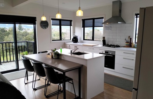 Taupo House | Escape to Taupo!