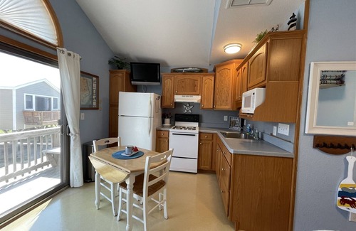 Hatteras Condo | Escape to the Beach to Wind & Sand!