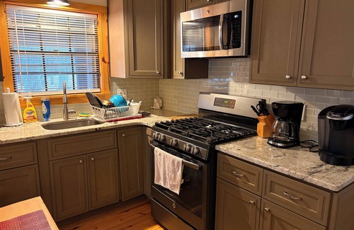 Hayesville Cabin | Escape to the Hepp’s Hideaway!