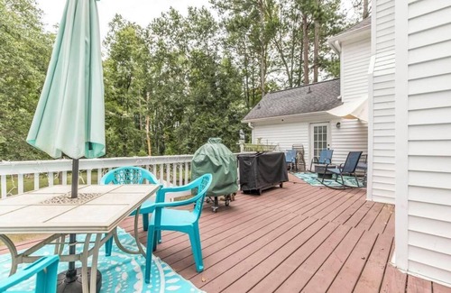 Kathleen House | Escape to the serene beauty of Kathleen with our delightful 3-bedroom home!