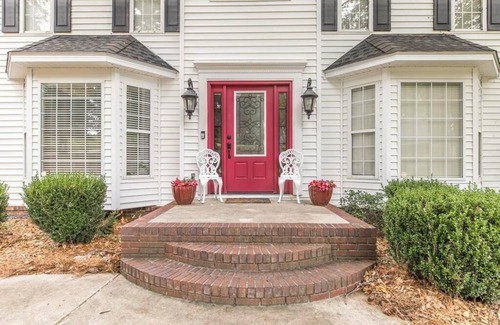 Kathleen House | Escape to the serene beauty of Kathleen with our delightful 3-bedroom home!