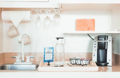 New Brighton Cottage | Escape to Wine County in your independant Cottage in Downtown Calistoga
