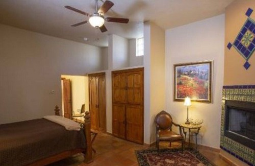 Medina Apartment | ESCONDIDA SUITE #2 QUEEN
