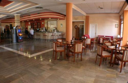Puerto Lope Hotel | Escudo de Granada